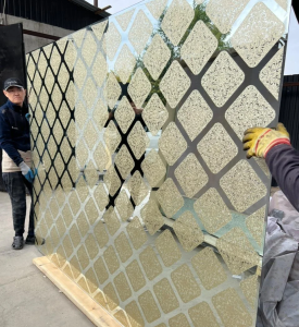 Зеркало листовое с пескоструем 2440*1830