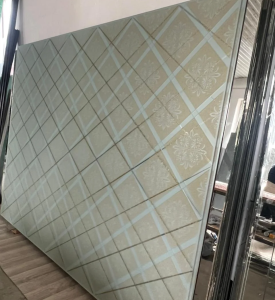 Зеркало листовое с пескоструем 2440*1830